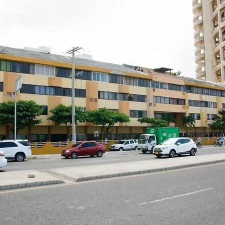 Apartment Apt En Edf Frente A La Playa Y Cercano Centro Historico 1-2
